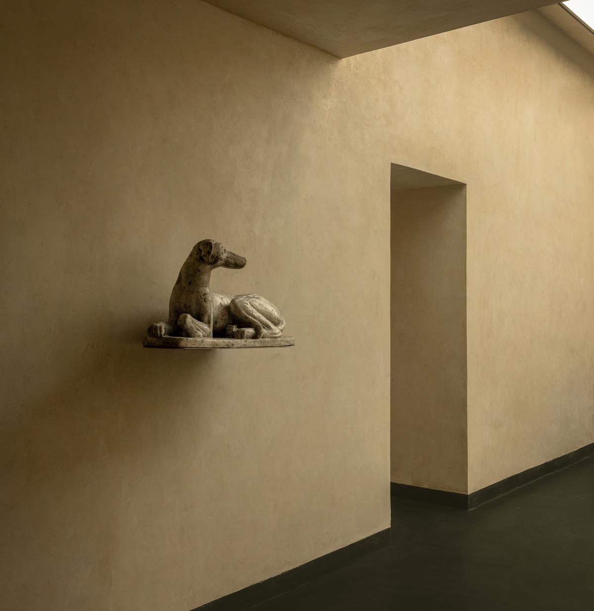 Street dog Chunu, created by sculptor Sahasrangshu Saha. Street dog Chunu, created by sculptor Sahasrangshu Saha.