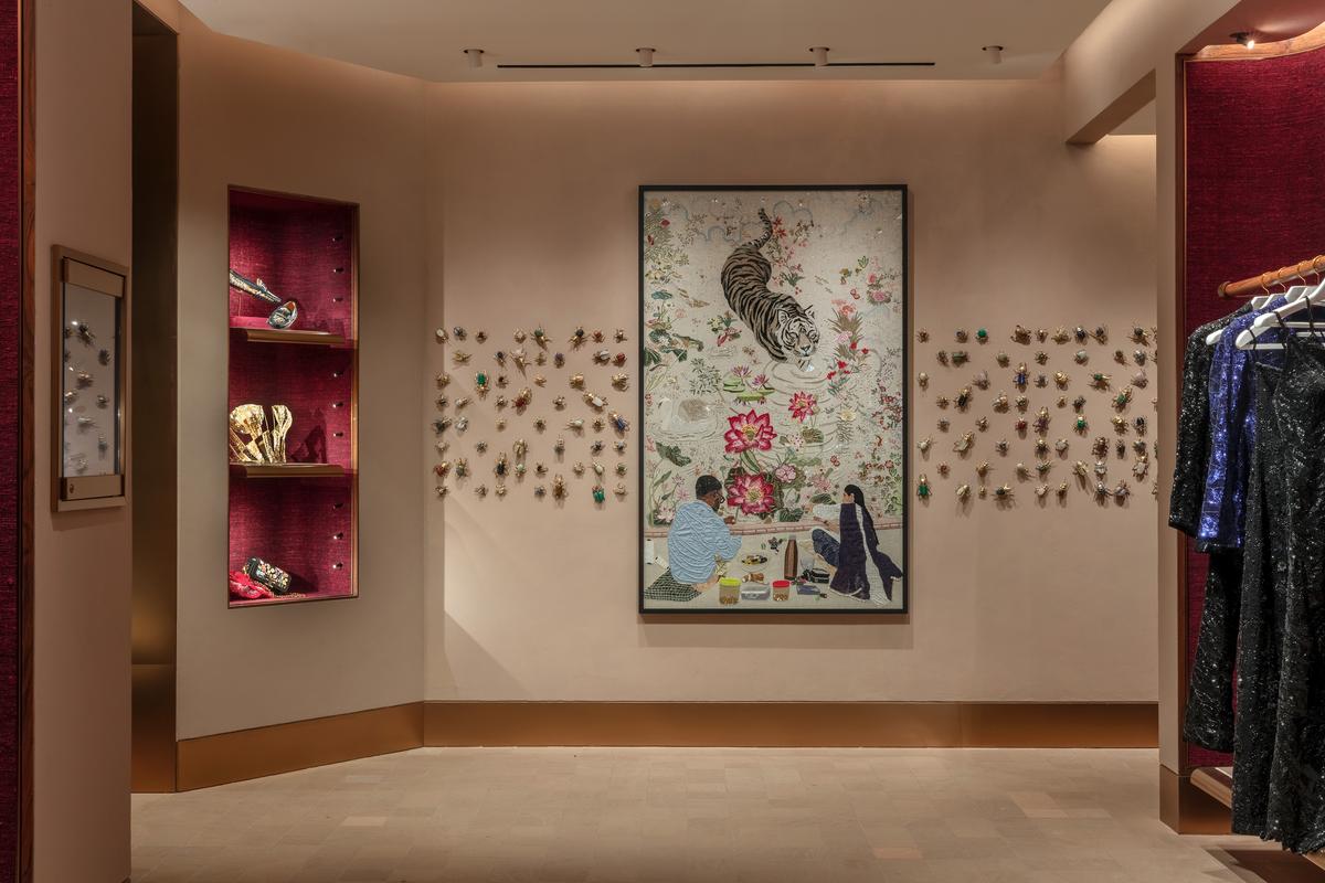 The store acts as a catalogue for co-creation The store acts as a catalogue for co-creation