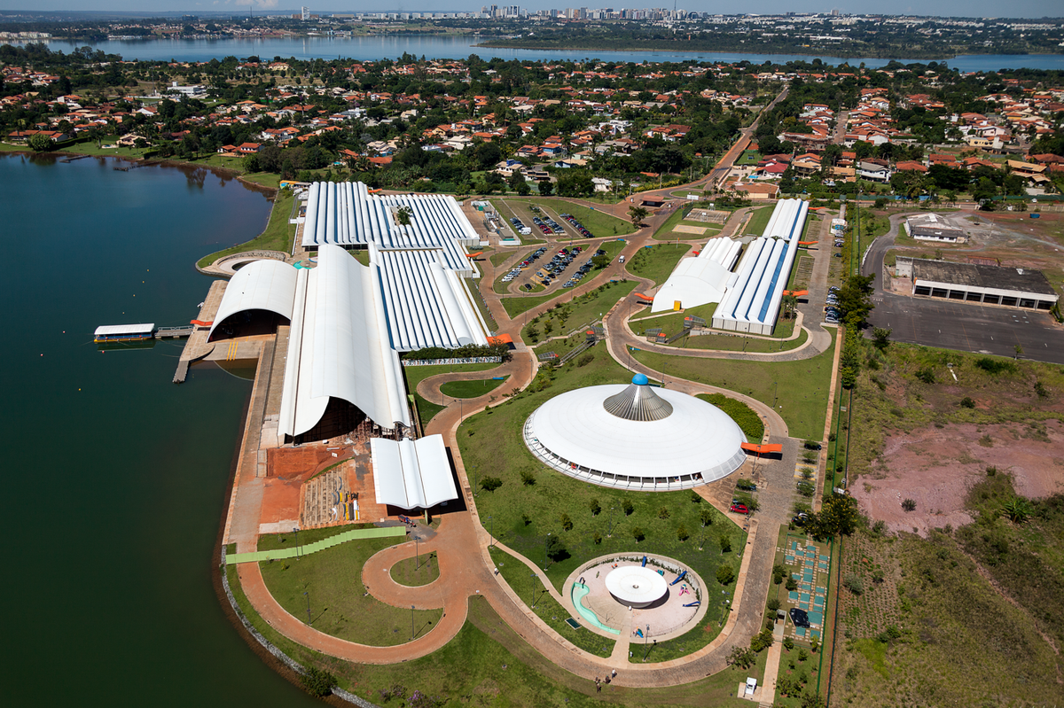 A photo of the Government Hospital from Brasilia 60+