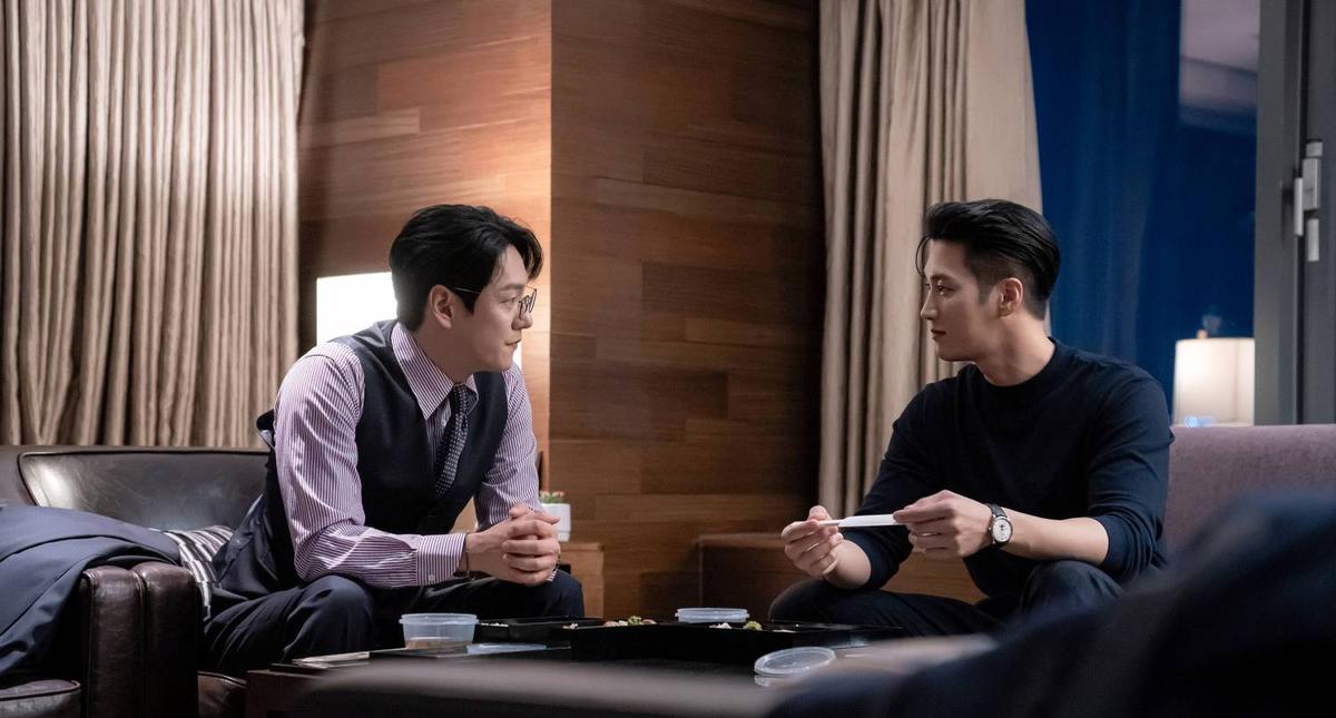 Despite familial tensions, I-soo and his step-brother Seung-ju remain close