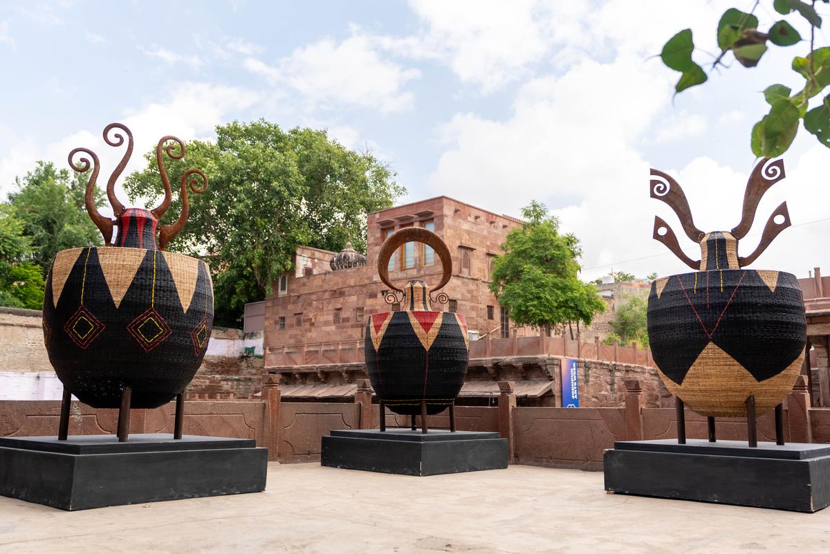 Aku Zeliang's installation of Huh Tu ships displayed near Turji Ka Jhalra honors Rajasthan and Nagaland Aku Zeliang's installation of Huh Tu ships displayed near Turji Ka Jhalra honors Rajasthan and Nagaland
