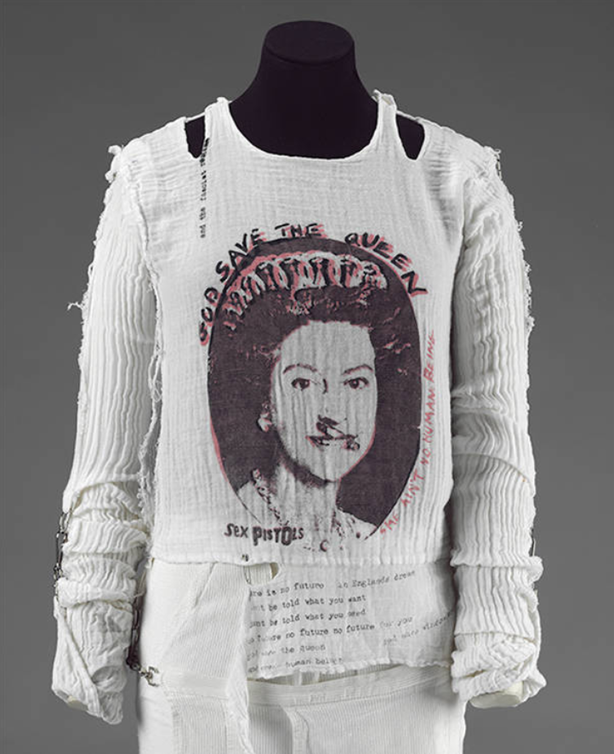 The ‘God save the queen’ tee at the V&A retrospective