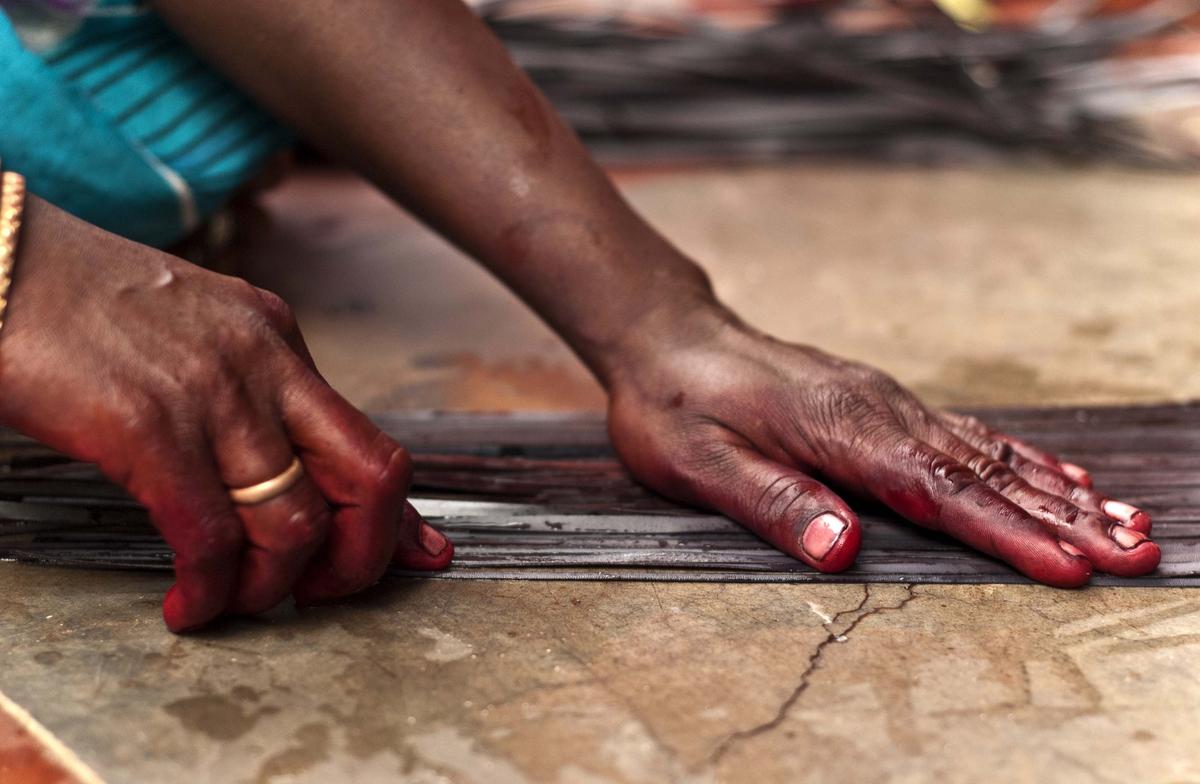 Dyeing palm leaves Dyeing palm leaves