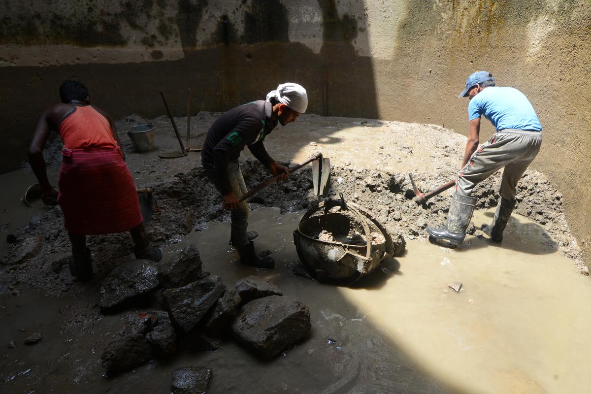 Debris accumulated to a depth of 8 metres had to be cleared manually at Arab Serai Baoli in Humayun’s Tomb