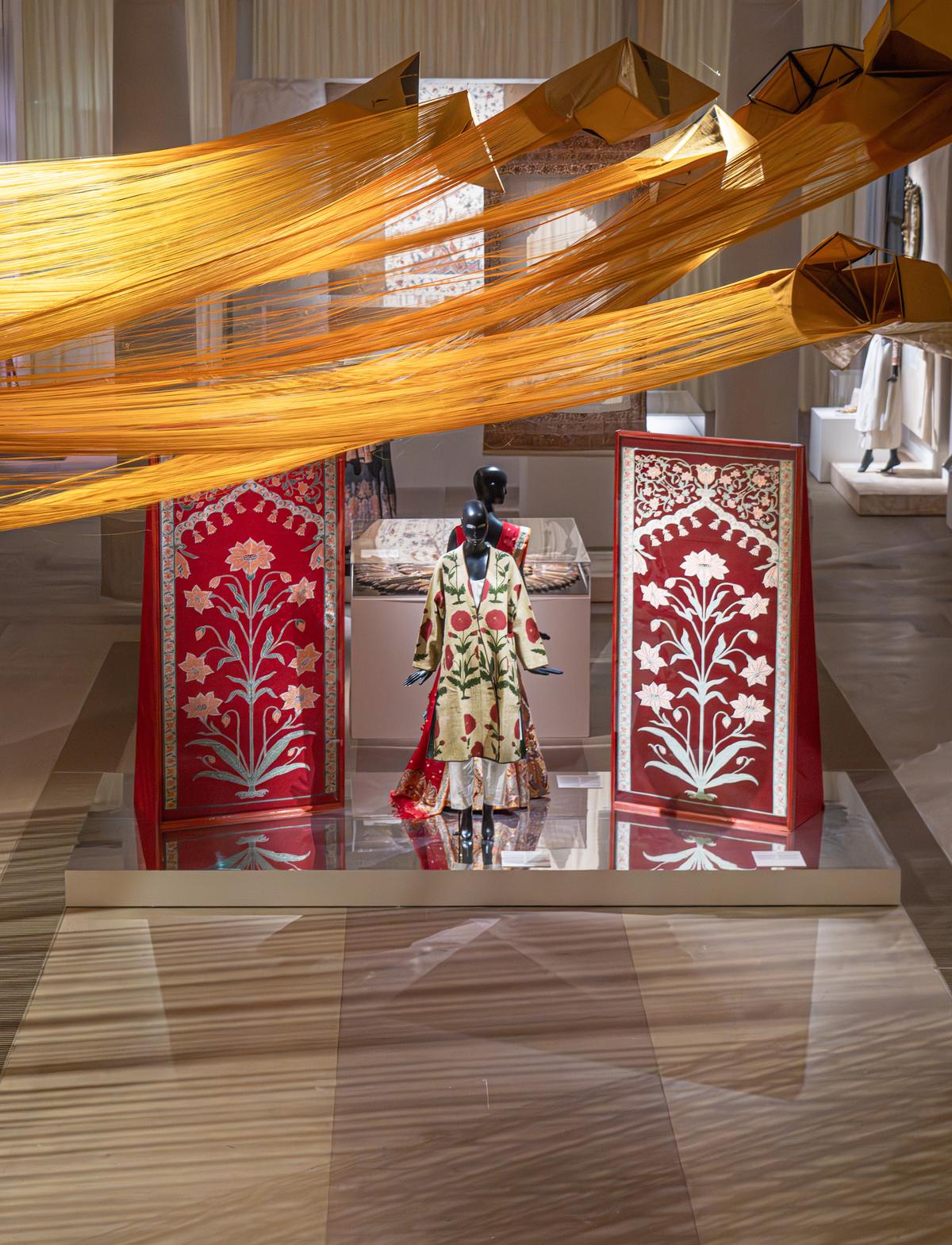 In Le Fil d’Or, visitors discovered brocades and hand-woven silk fabrics In Le Fil d’Or, visitors discovered brocades and hand-woven silk fabrics