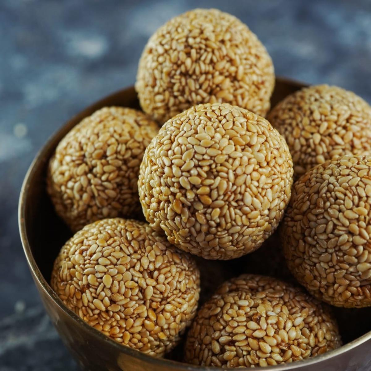 Sesame ladoos