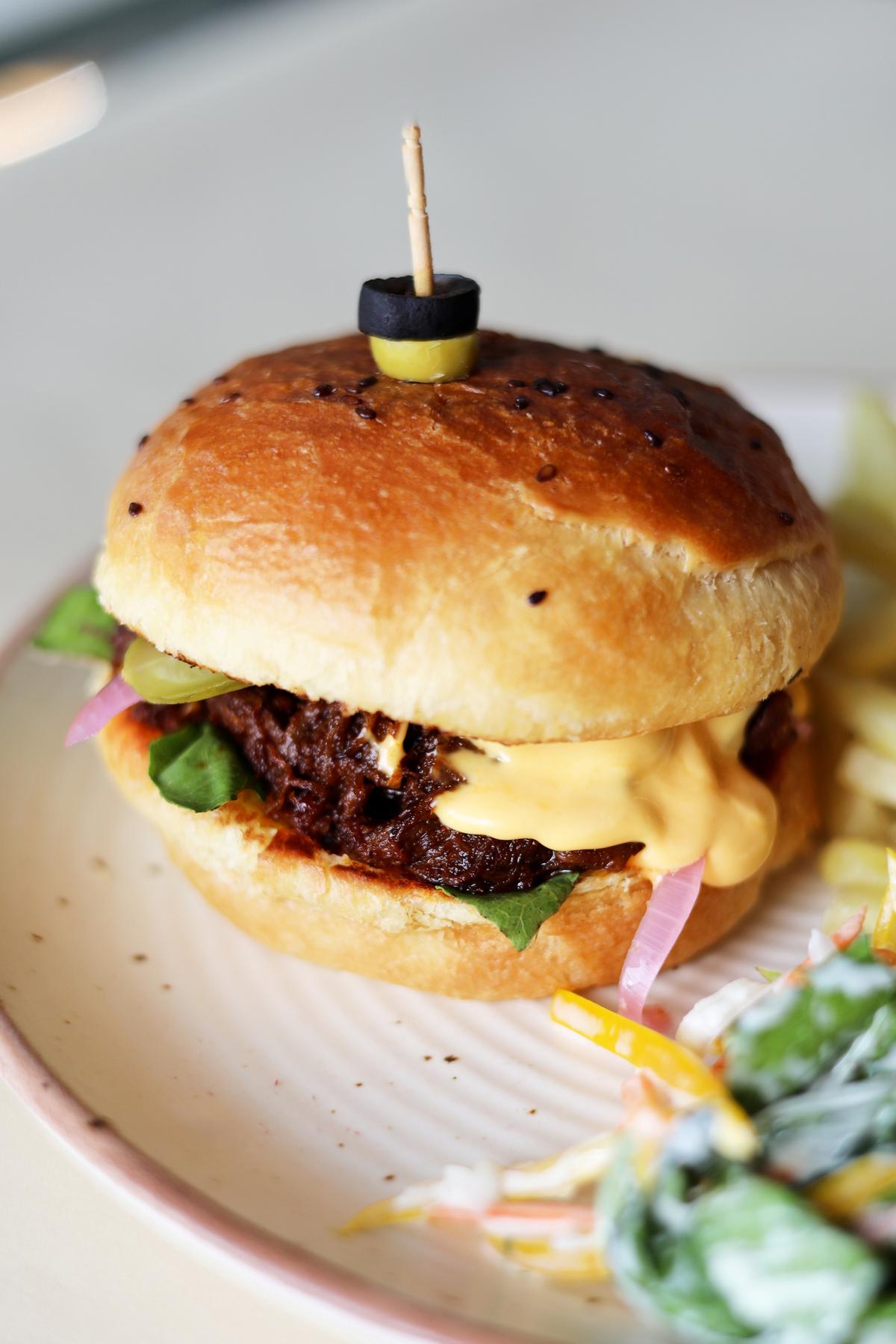 Pulled beef burger