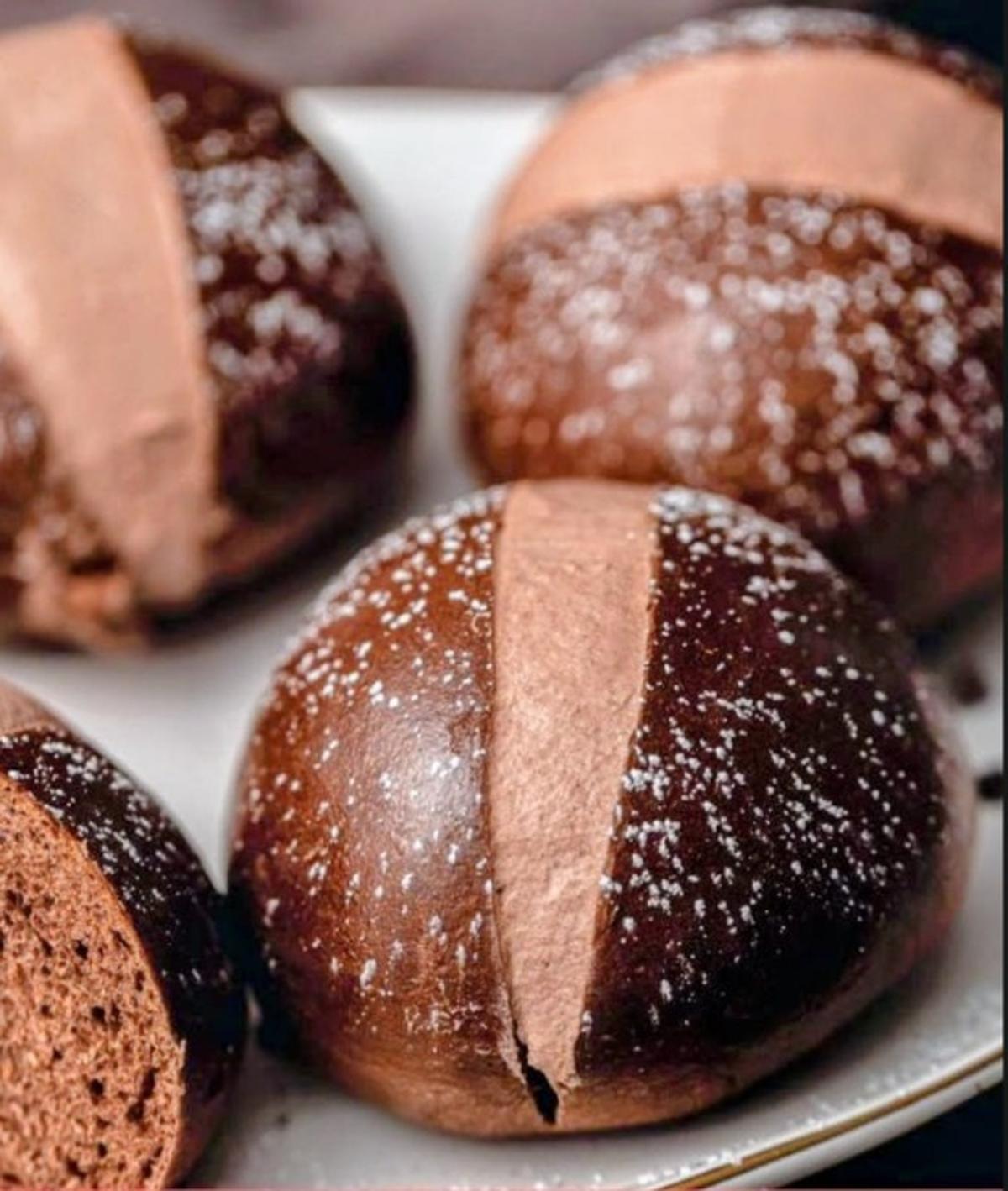 Chocolate anpans Chocolate anpans