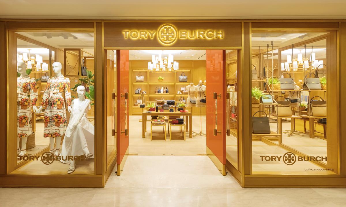 Descubrir 117+ imagen tory burch discount store 