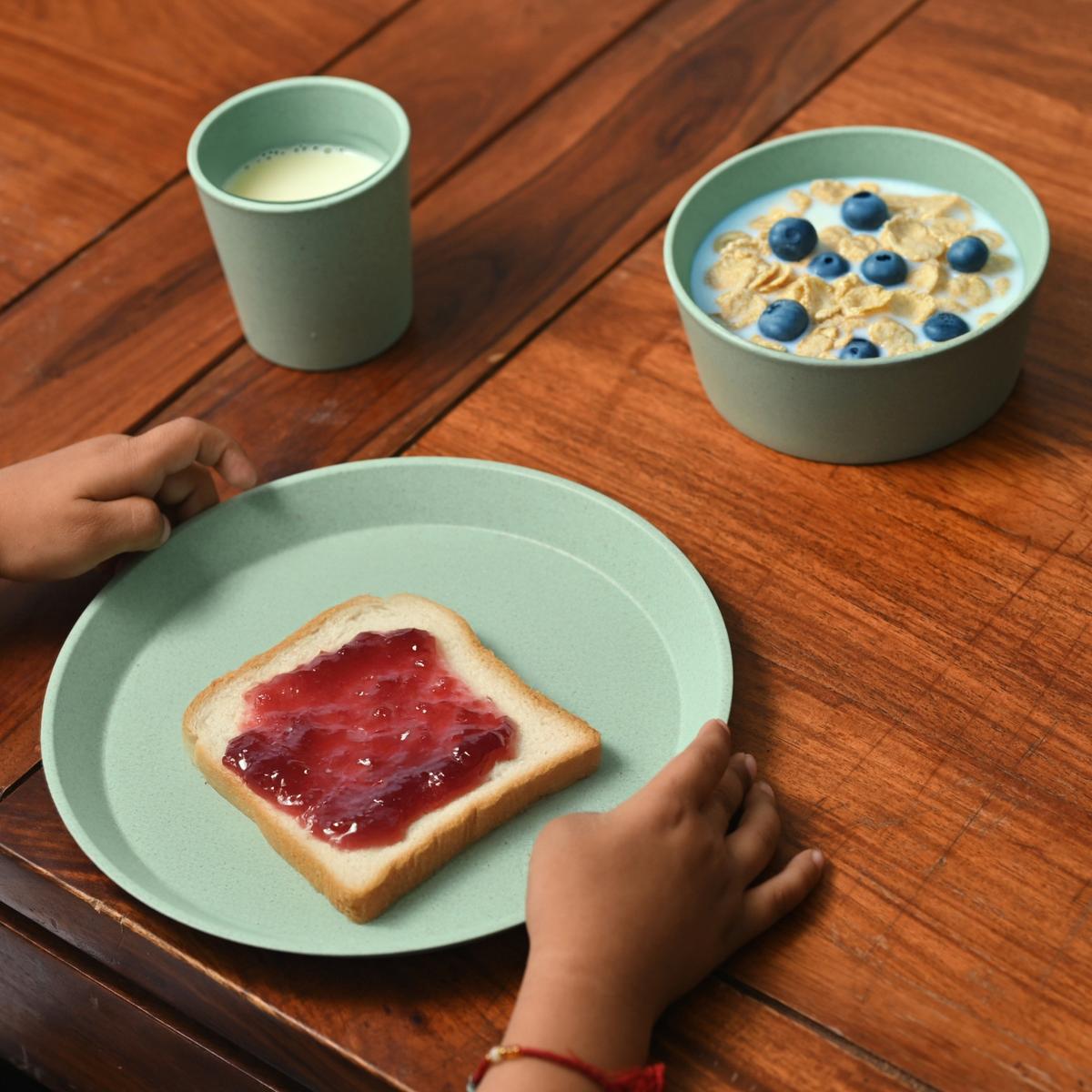A dining set for children at Eha A dining set for children at Eha