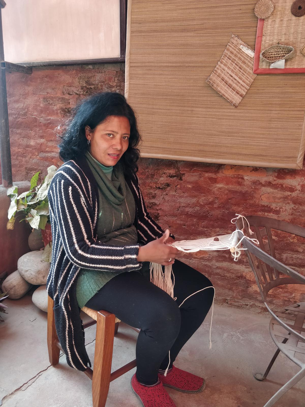 Weaving at Nepal Knotcraft Center