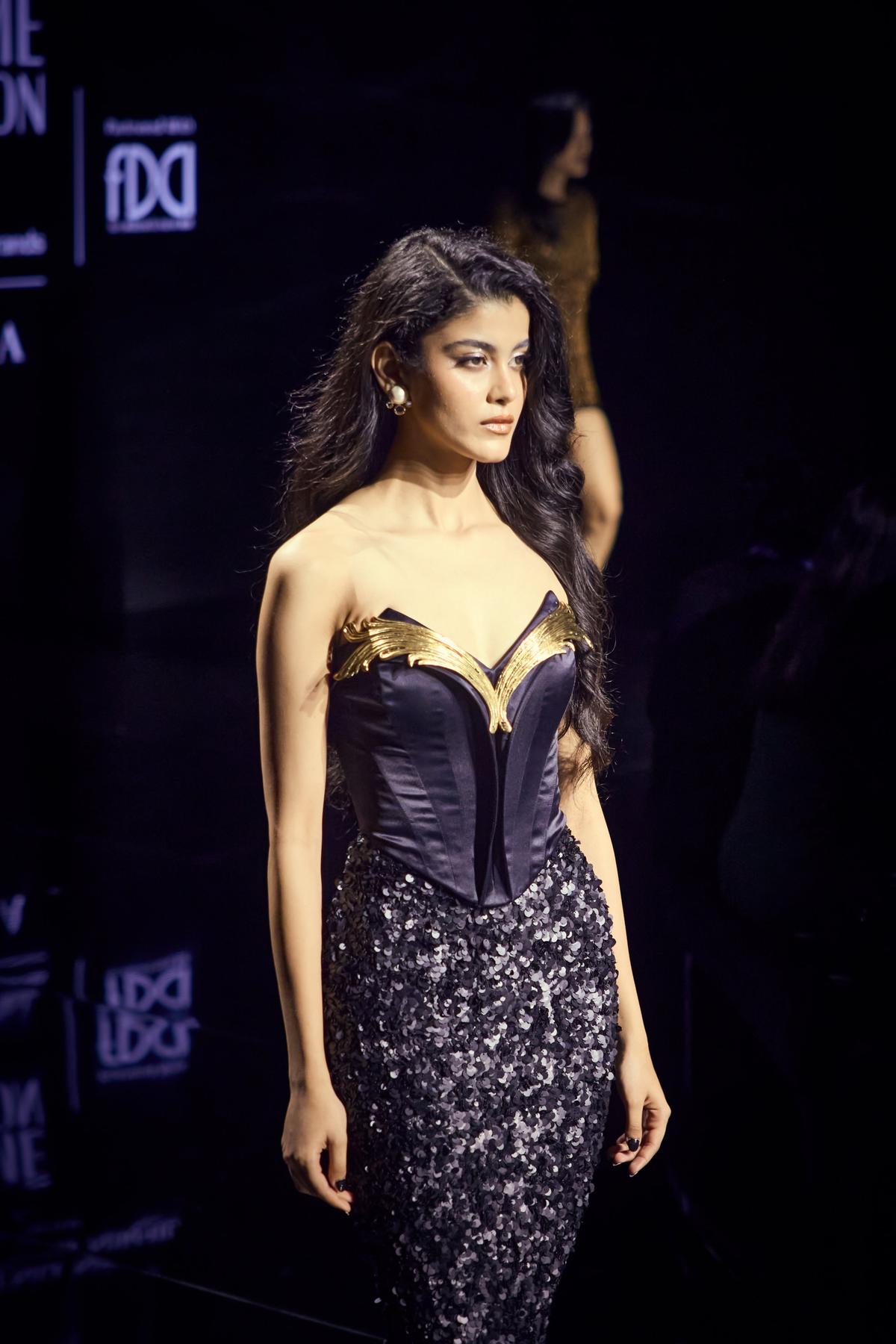 Velora%20by%20Shantnu%20Nikhil%203