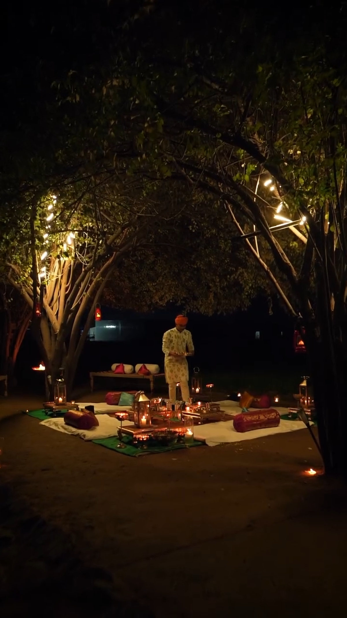 Outdoor dining at Sangam Farms