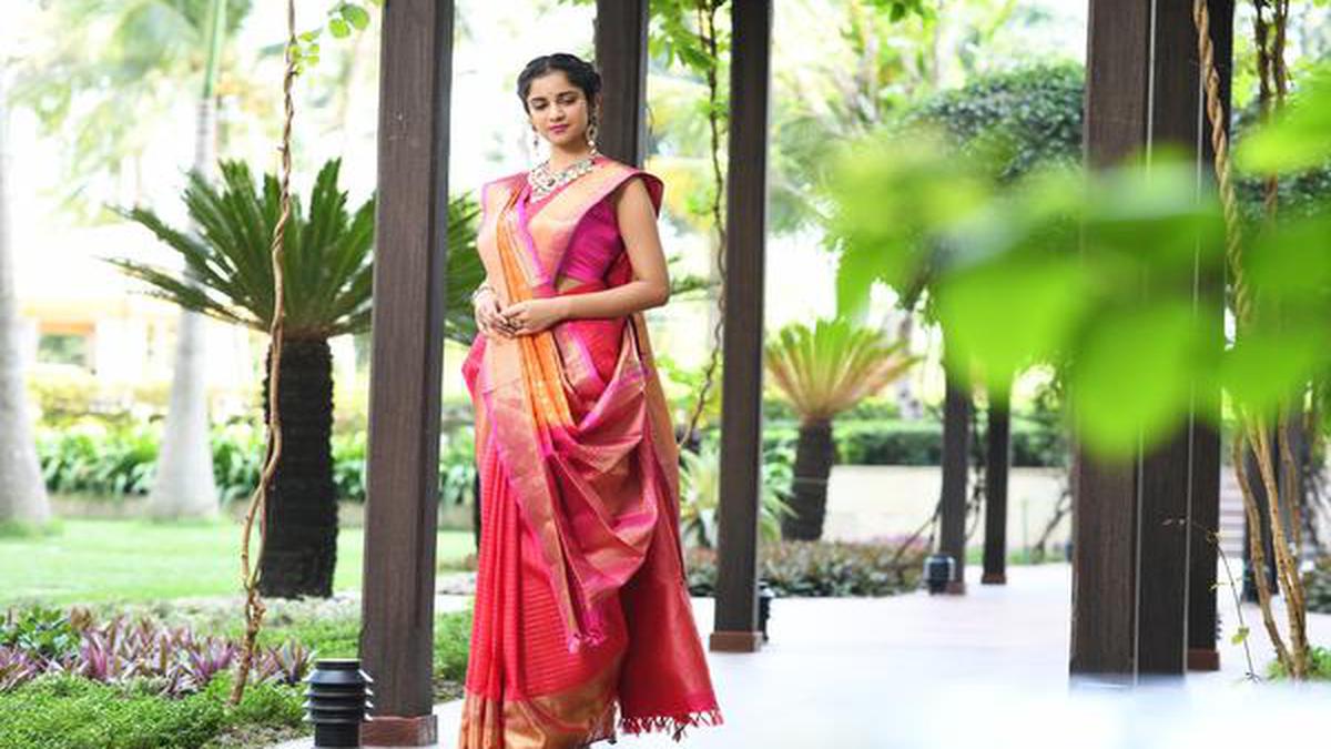Six yards of magic: Meet drape artist Dolly Jain, and her quest to make  saree an everyday style statement – Firstpost