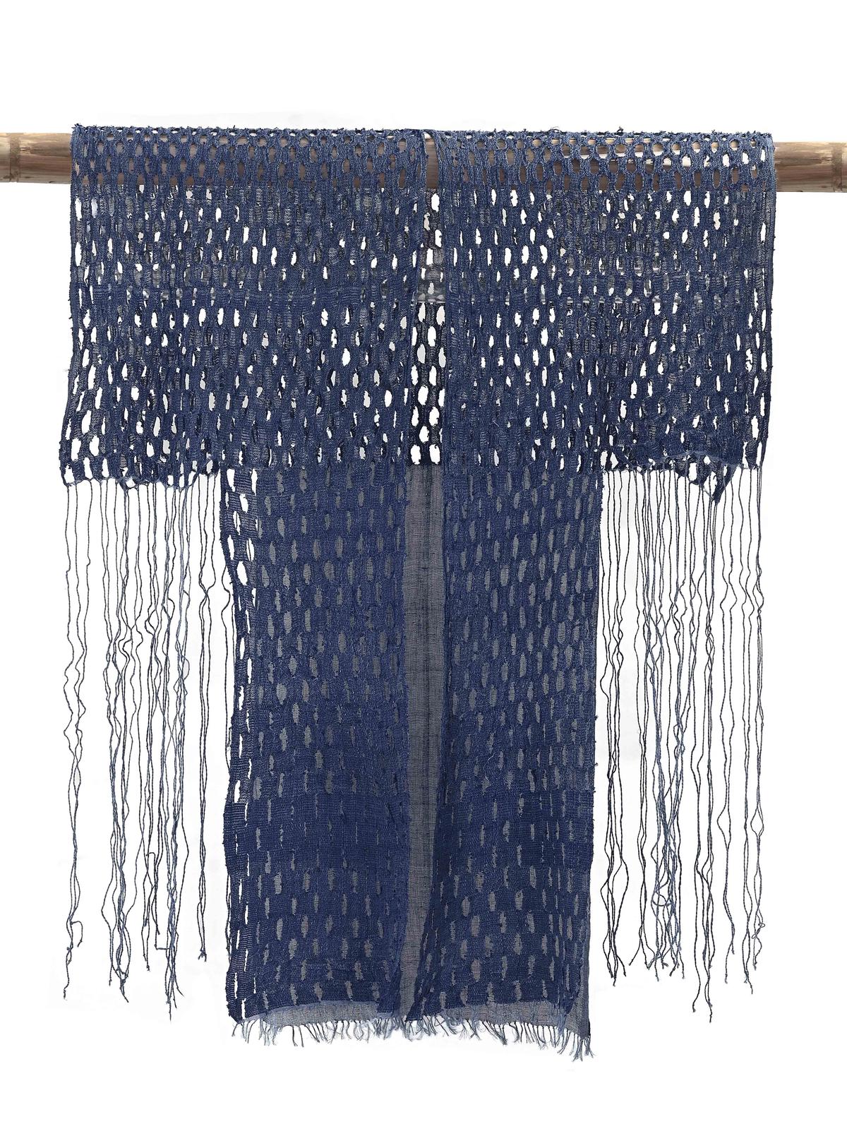 Sukienka tkana przez obchodzenie niezliczoną bobbinami Weft Sukienka tkana przez obchodzenie niezliczoną bobbinami Weft