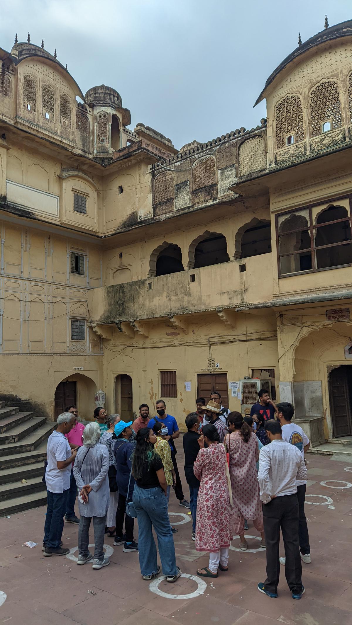 Participants on a walk by Jaipur Thru My Lens