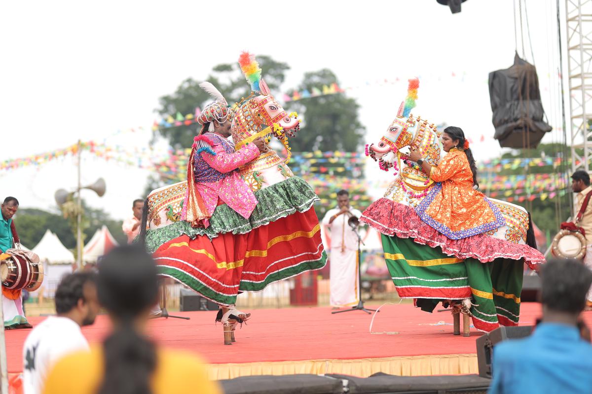 सेमपोजिल ग्रामीण मंडलों द्वारा प्रदर्शन करेगा