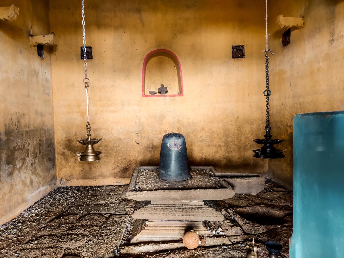The Shivalinga inside the  Shree Someshwar Temple