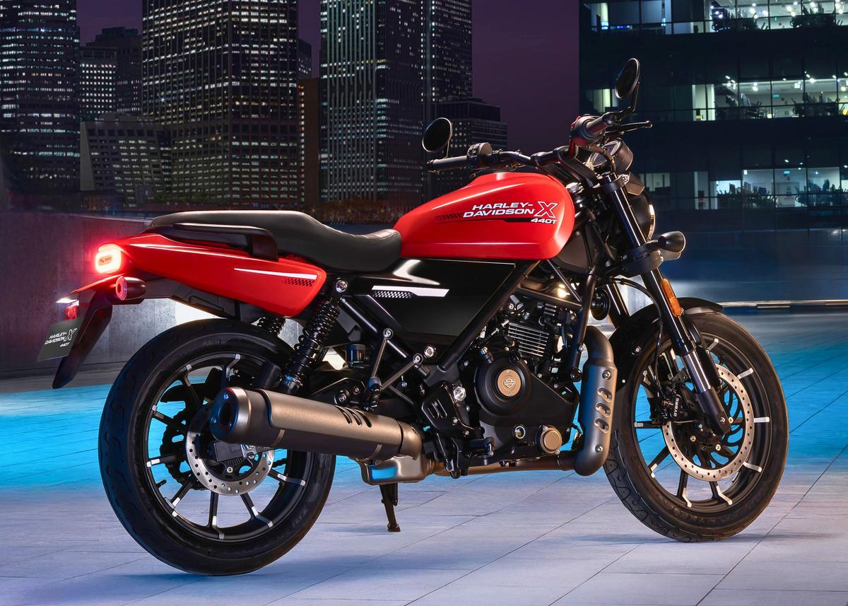 A redesigned sub-frame and new grab handles give the X440T improved ergonomics and a sharper rear profile.