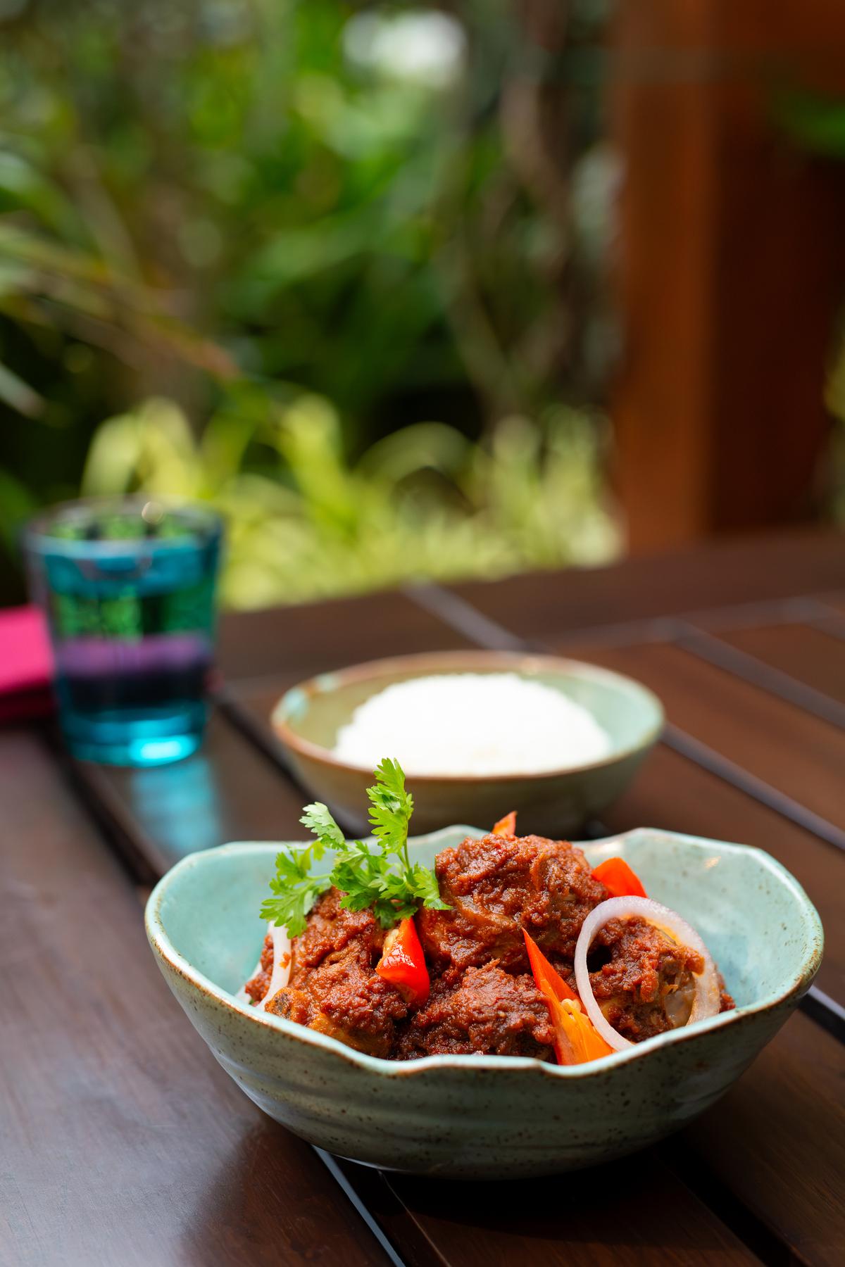 Kambing Masak Merah