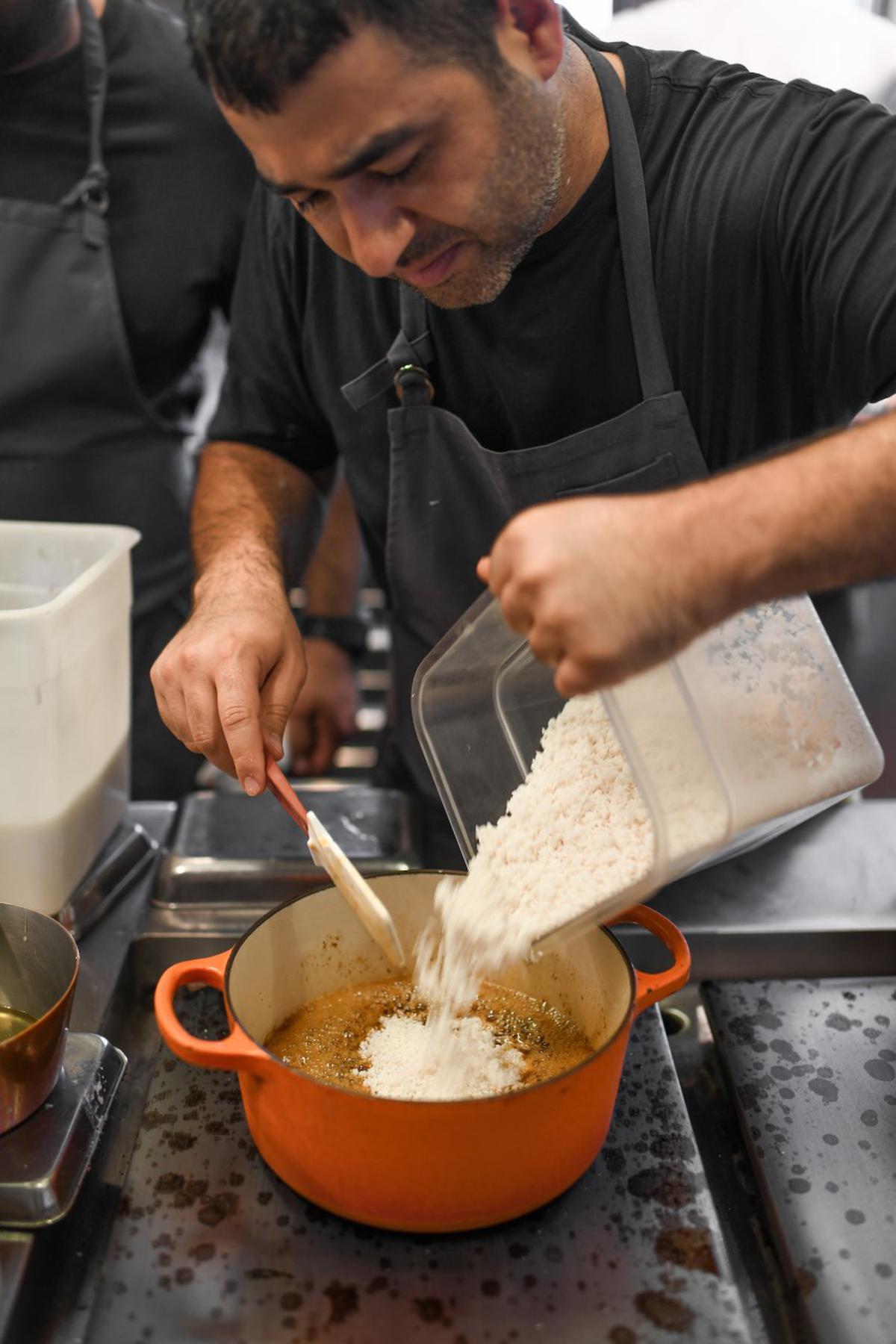 Prateek Sadhu cooking Kashmiri gucchi pulao