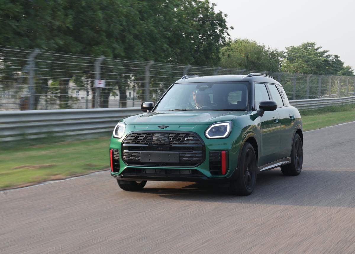 With 190 mm of ground clearance, all-wheel drive, and premium comforts like a Harman Kardon sound system and panoramic sunroof, the Countryman JCW is built for both excitement and practicality. With 190 mm of ground clearance, all-wheel drive, and premium comforts like a Harman Kardon sound system and panoramic sunroof, the Countryman JCW is built for both excitement and practicality.