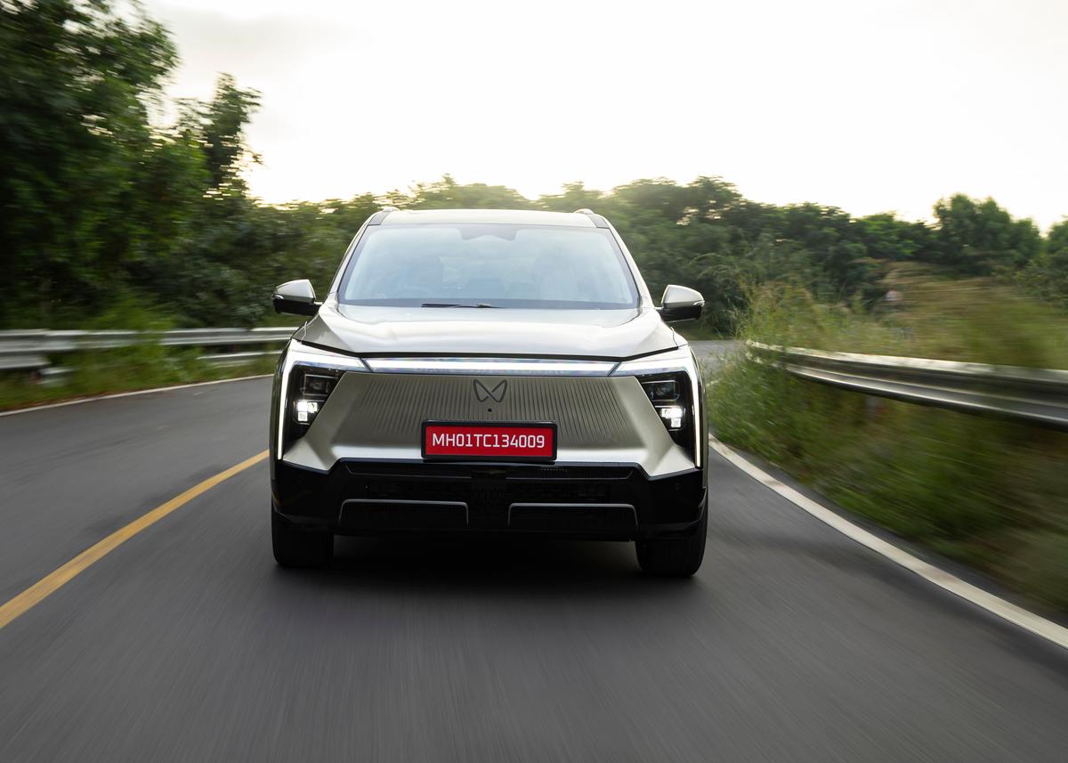 Second-row comfort is a highlight, with generous legroom, ventilated seats and a panoramic sky roof enhancing the sense of space