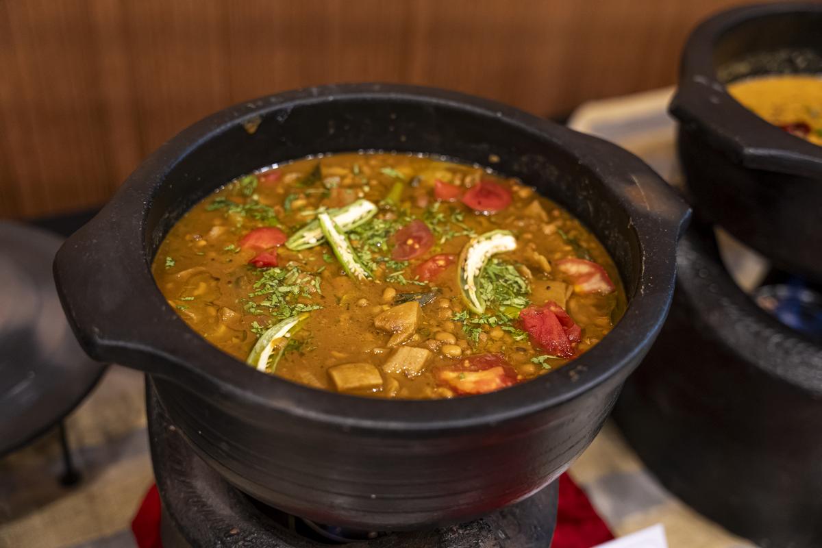 Avara udhakka Avara udhakka