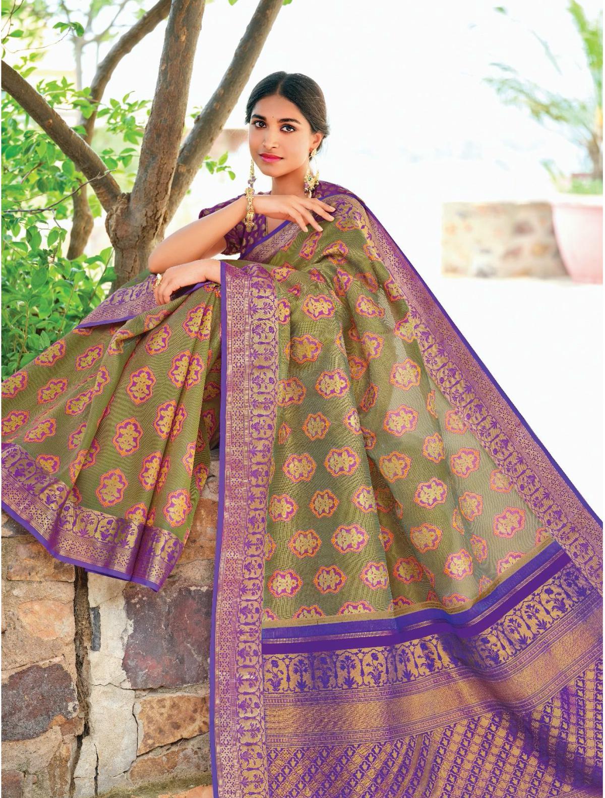 Lino Light Weight Silk Saree