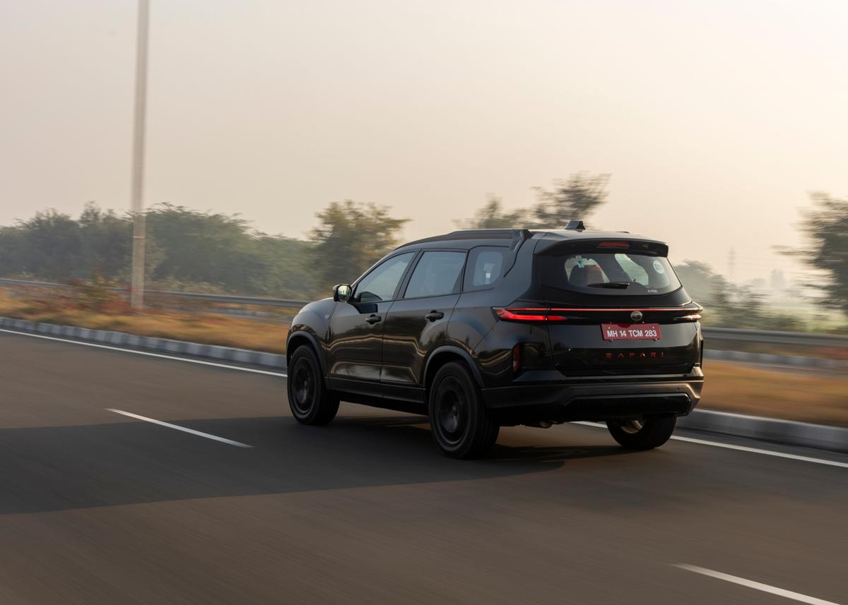 Advanced safety and tech features in the Safari petrol, including Level 2+ ADAS and a 36.9 cm Harman Neo QLED infotainment system.