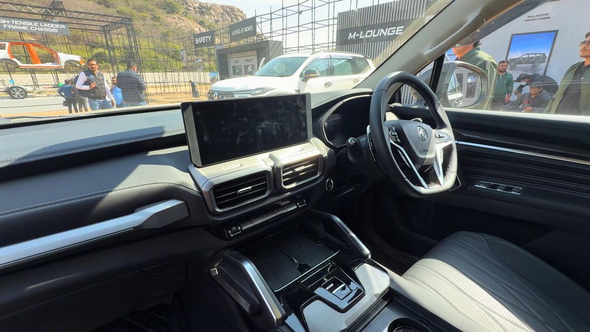 Tech-forward cabin featuring dual 12.3-inch displays and premium finishes Tech-forward cabin featuring dual 12.3-inch displays and premium finishes