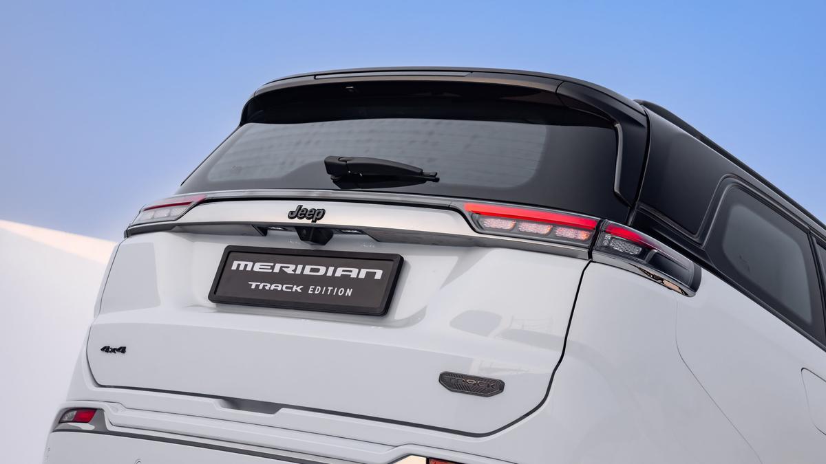 Dedicated Track Edition decals and 18-inch diamond-cut alloy wheels add a sportier visual edge. Dedicated Track Edition decals and 18-inch diamond-cut alloy wheels add a sportier visual edge.