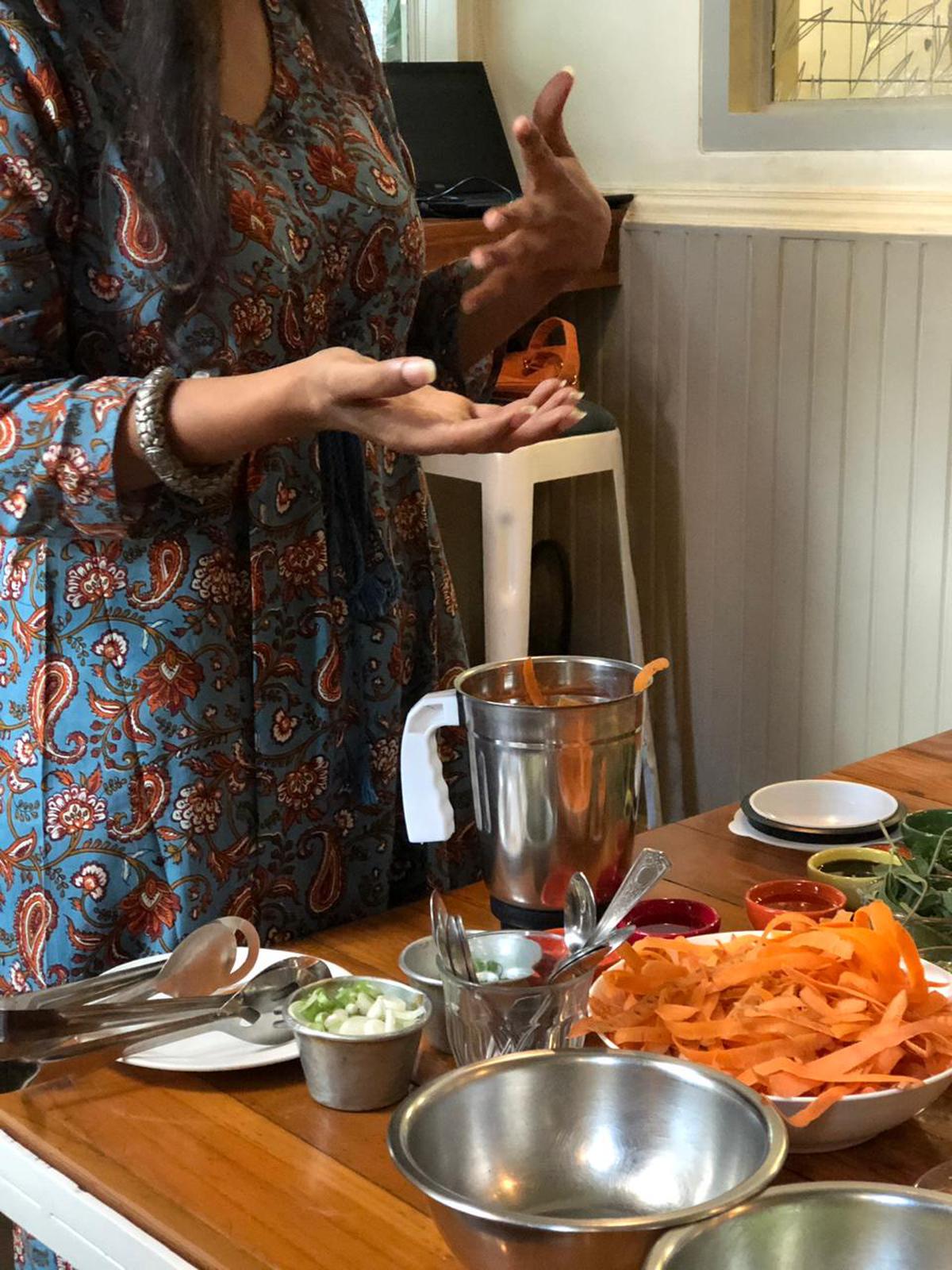 Arina Suchde is cooking with leftover food