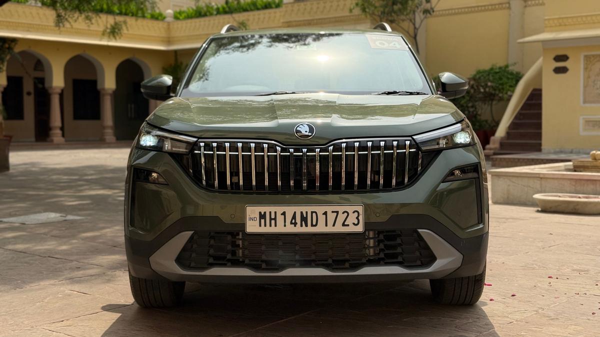 नया 8-स्पीड ऑटोमैटिक ट्रांसमिशन निर्बाध, परिष्कृत गियर शिफ्ट के साथ रोजमर्रा की ड्राइविंग क्षमता को बढ़ाता है