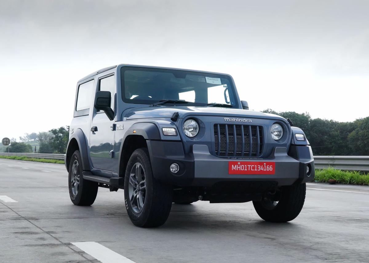 The 26.03 cm HD infotainment screen, Tyretronics, and Adventure Statistics Gen II enhance both on- and off-road experiences. The 26.03 cm HD infotainment screen, Tyretronics, and Adventure Statistics Gen II enhance both on- and off-road experiences.