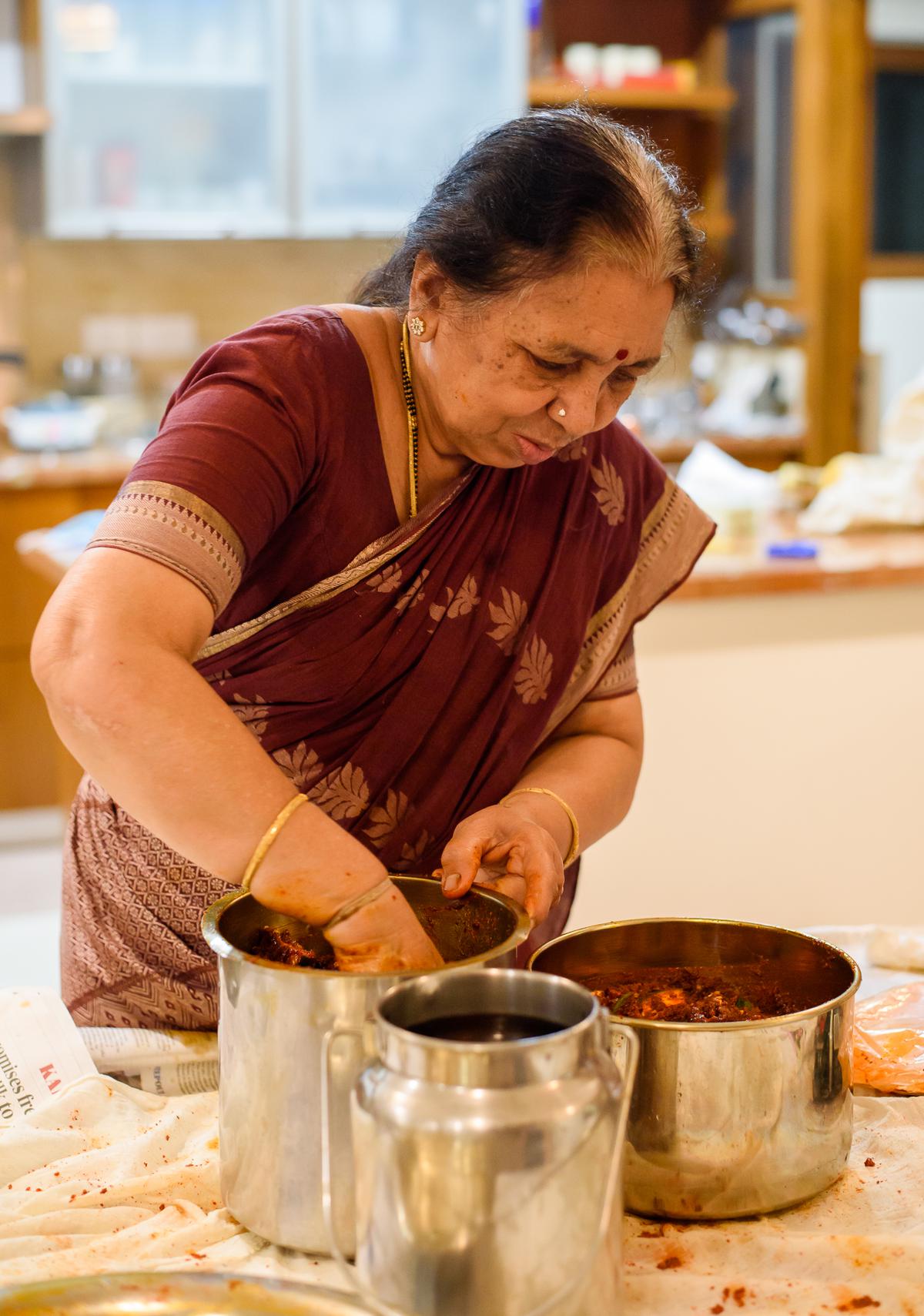 Avakaya Pickle mixing