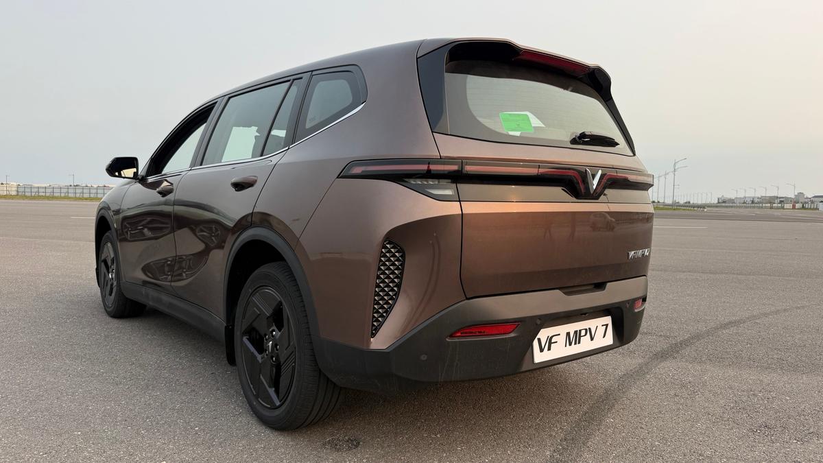 VinFast VF MPV 7 : The sensible electric family car India did not know it needed