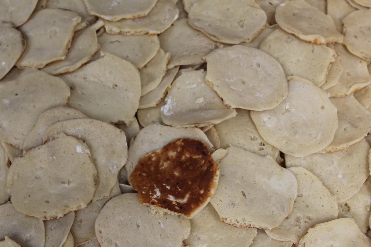 A batch of freshly made kulchas