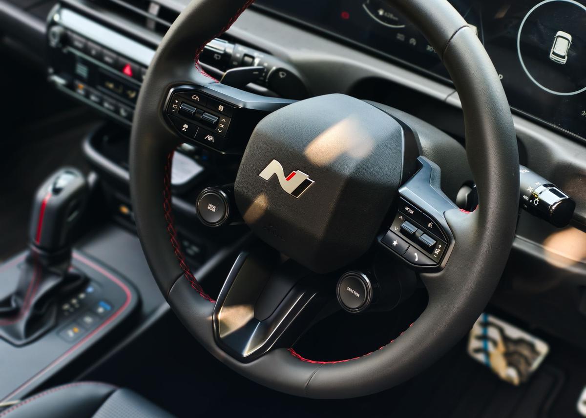 Twin 12.3-inch curved displays and premium materials give the cabin a distinctly upmarket vibe. Twin 12.3-inch curved displays and premium materials give the cabin a distinctly upmarket vibe.