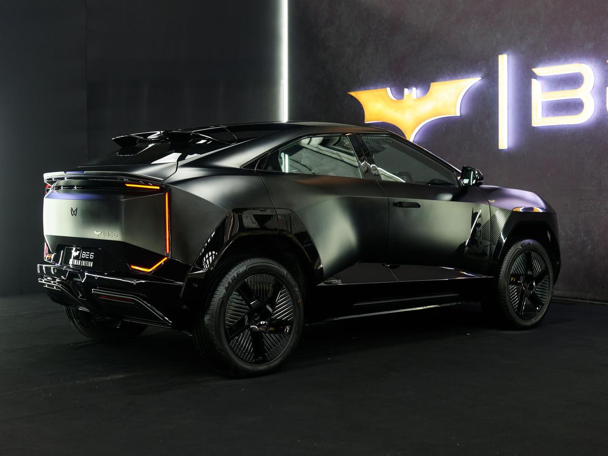 The BE 6 Batman Edition commands presence with its satin black and Gotham sleek. 