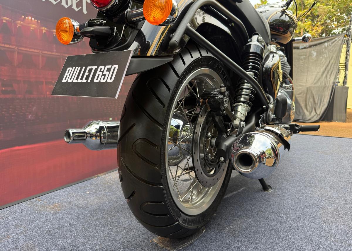 A steel spine frame, 43 mm fork and twin shocks give the Bullet 650 the planted, composed ride it has long been known for.