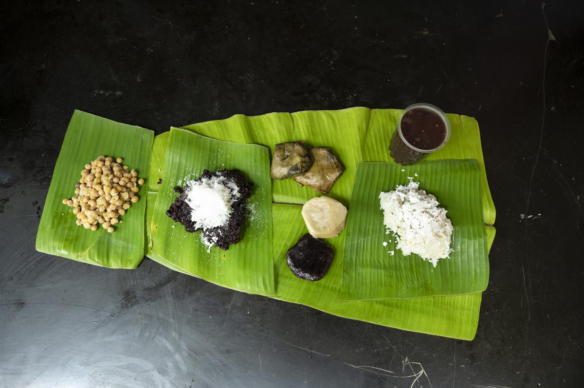 Burmese black rice breakfast dishes