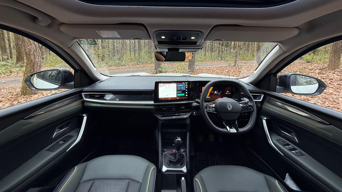 Strong stance, simple intent—an SUV that looks ready for anything. Strong stance, simple intent—an SUV that looks ready for anything.