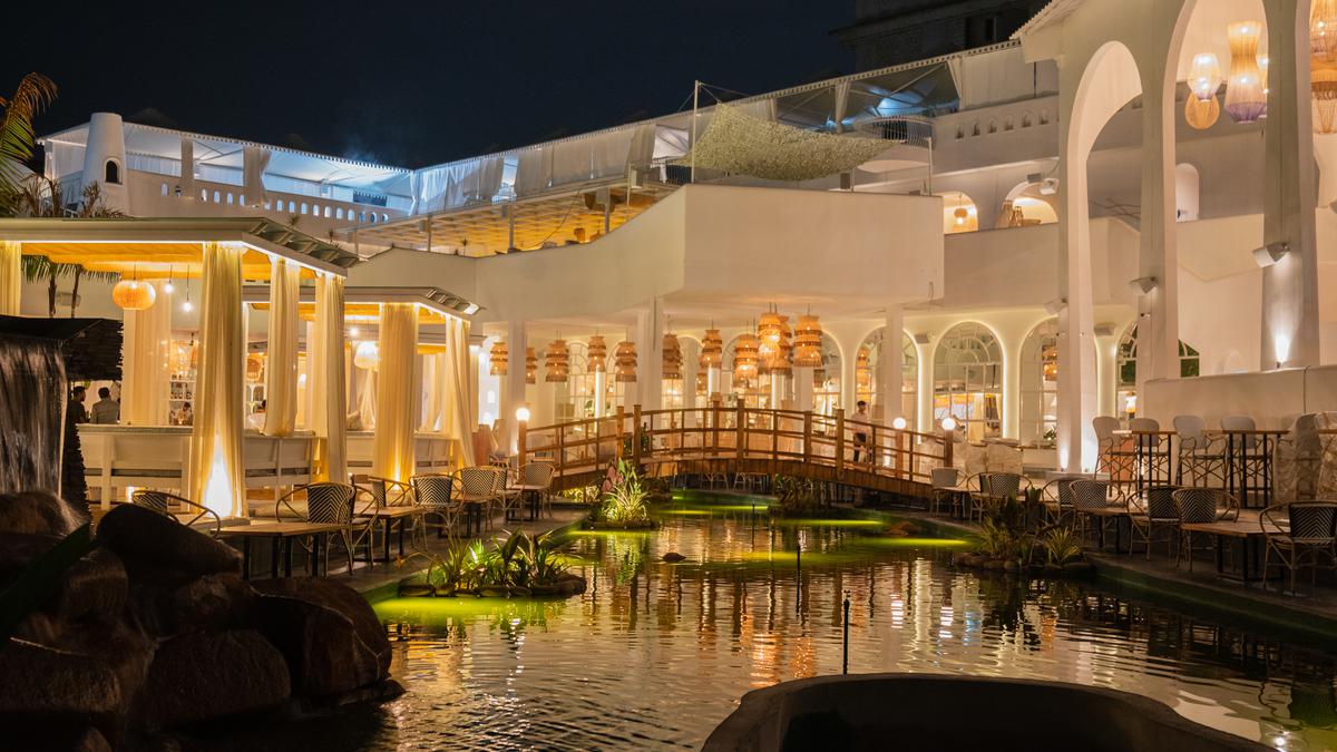 Asia s Largest Pub Oia Brings Santorini To Bengaluru The Hindu