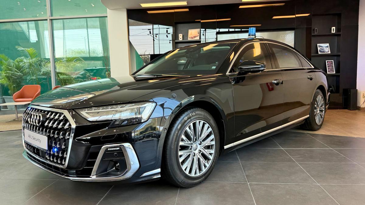 Despite weighing around 4.5 tonnes, the Audi A8L Security’s 4.0-litre V8 engine delivers strong performance for rapid evasive manoeuvres