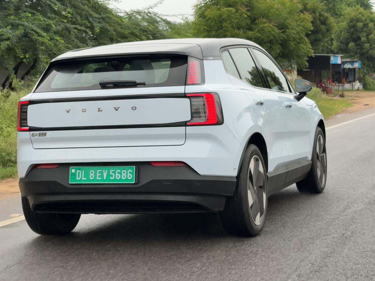 The EX30’s upright tailgate and split tail-lamps give it a youthful, distinctive look from the rear.
