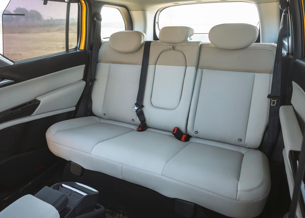 Spacious second-row comfort that rivals SUVs from a segment above—perfect for long family trips Spacious second-row comfort that rivals SUVs from a segment above—perfect for long family trips