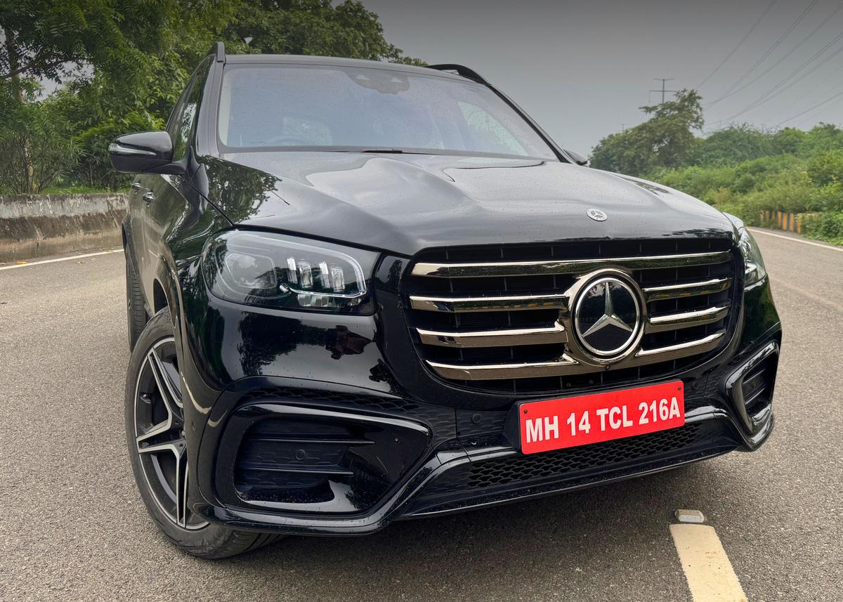 AMG Line styling, reprofiled aprons, and 21-inch alloy wheels give the GLS a bold and elegant stance on the road.