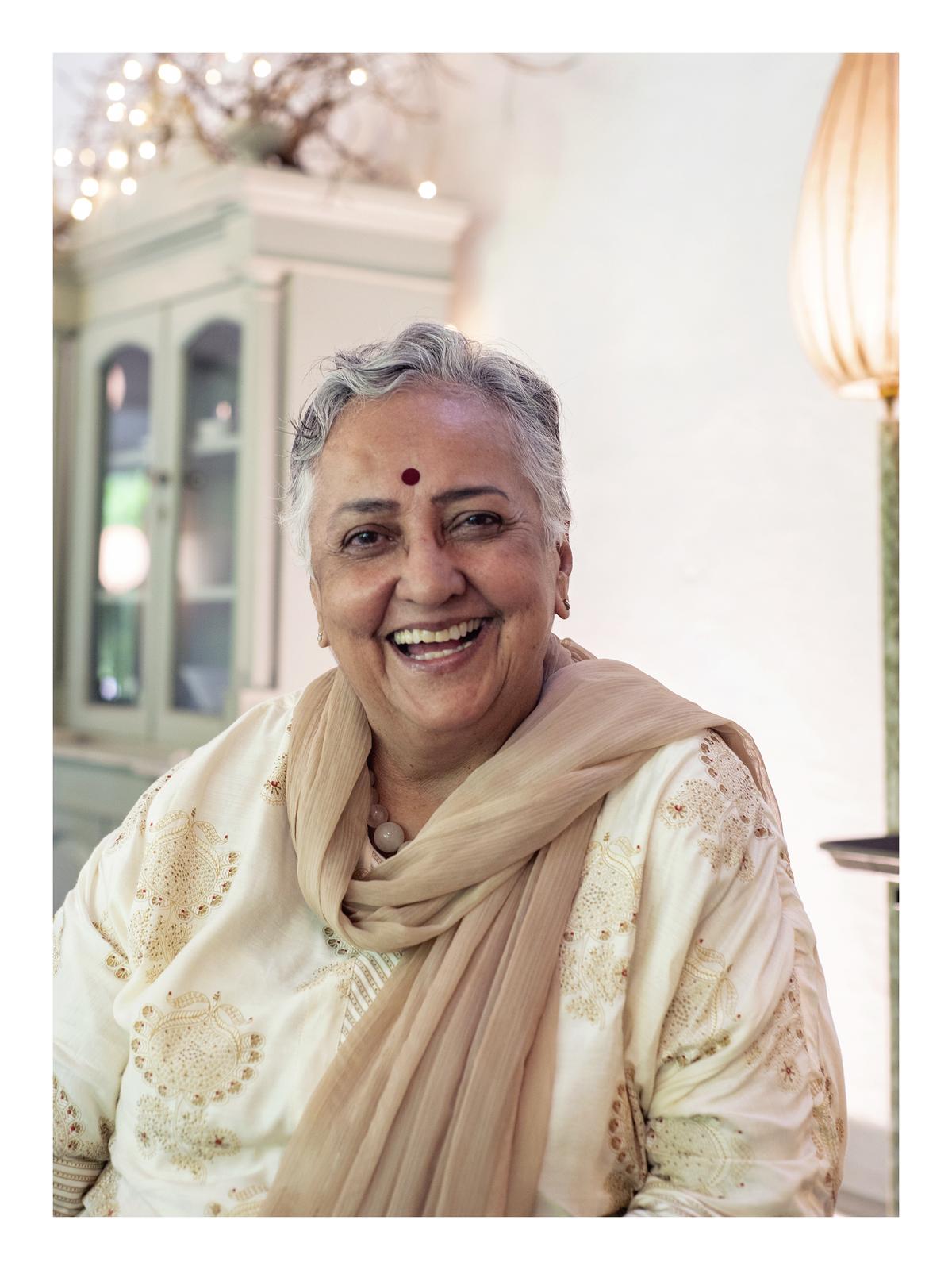 'वह मजाकिया थी, उसकी मुस्कुराहट के पीछे एक हंसी छिपी थी, जो आपको असंतुलित करने के लिए तैयार थी'