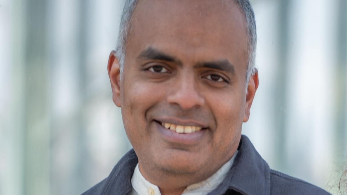 साधुता से माइकल जैक्सन तक: कैसे अश्विन श्रीशैलम ने माइंड-फिटनेस ऐप अहाहा बनाया